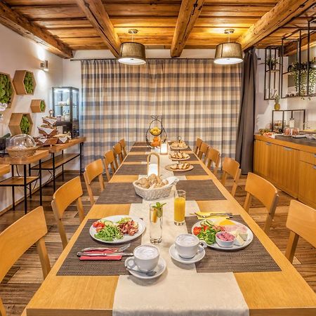 Hotel Lidovy Dum 브제네츠 외부 사진