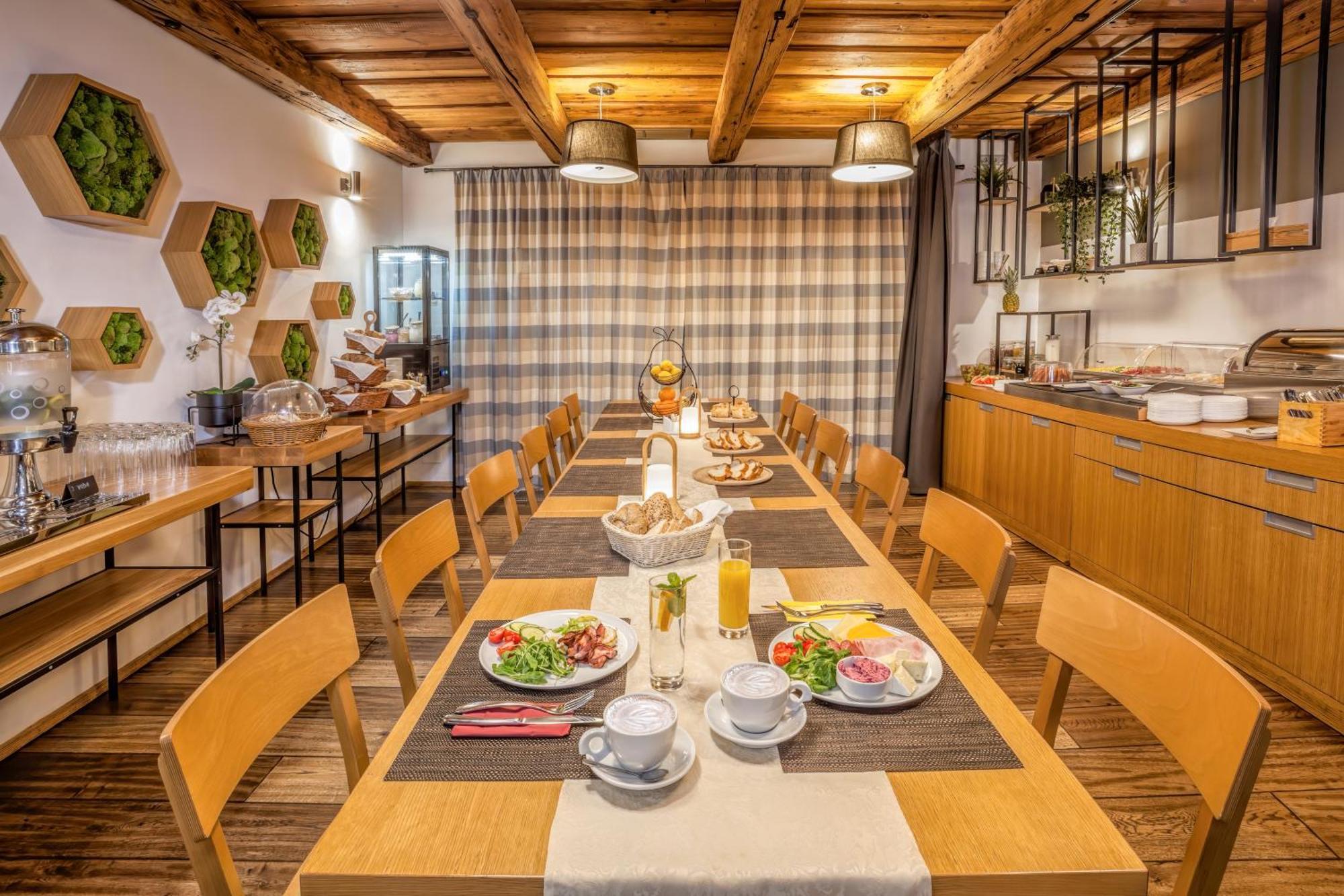 Hotel Lidovy Dum 브제네츠 외부 사진
