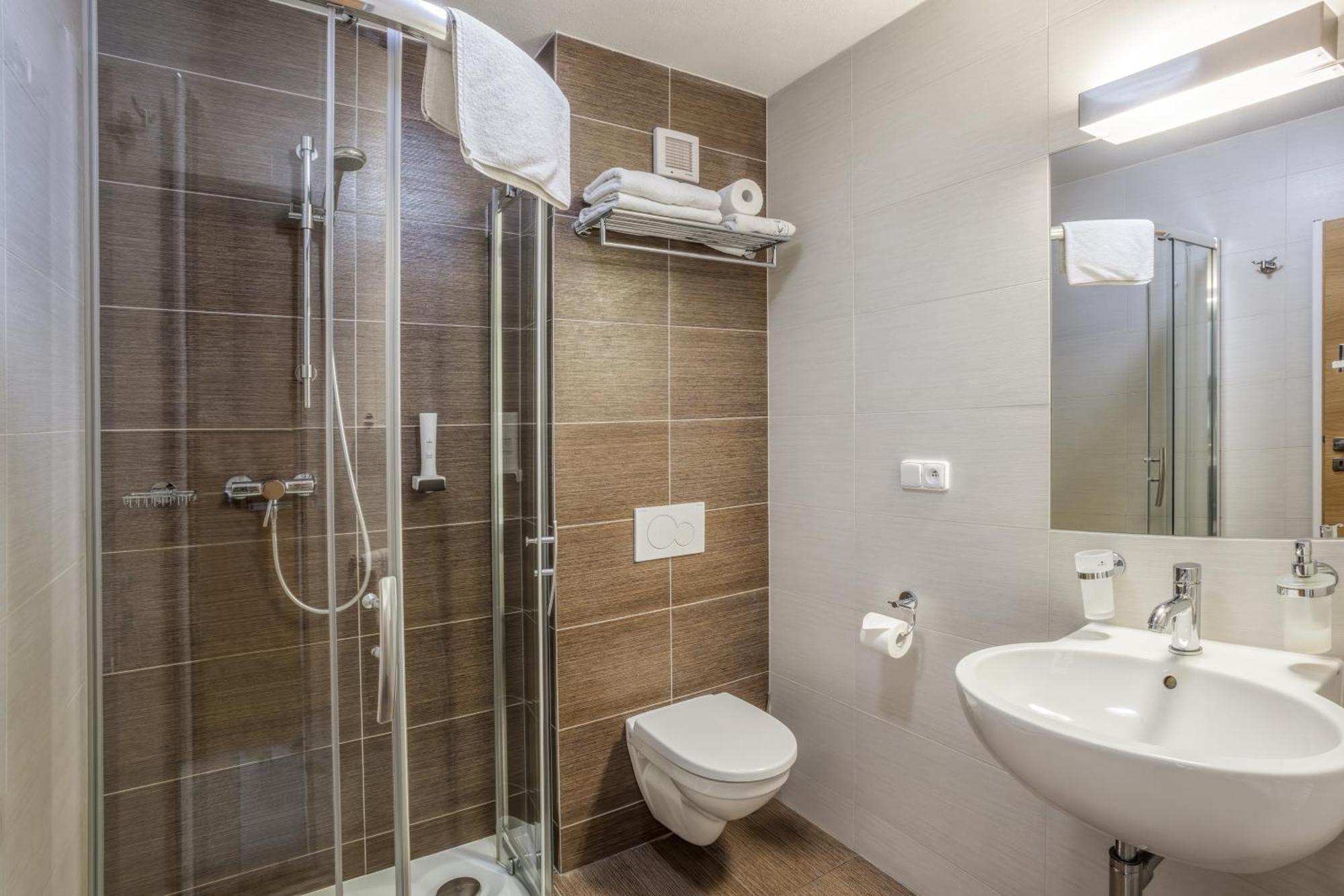 Hotel Lidovy Dum 브제네츠 외부 사진