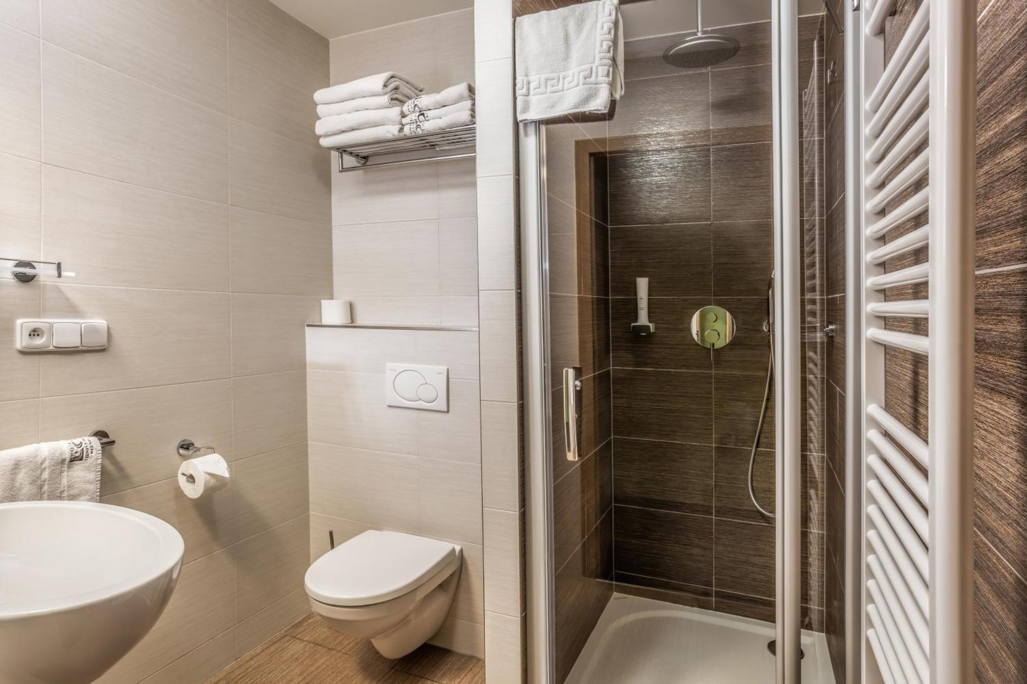 Hotel Lidovy Dum 브제네츠 외부 사진
