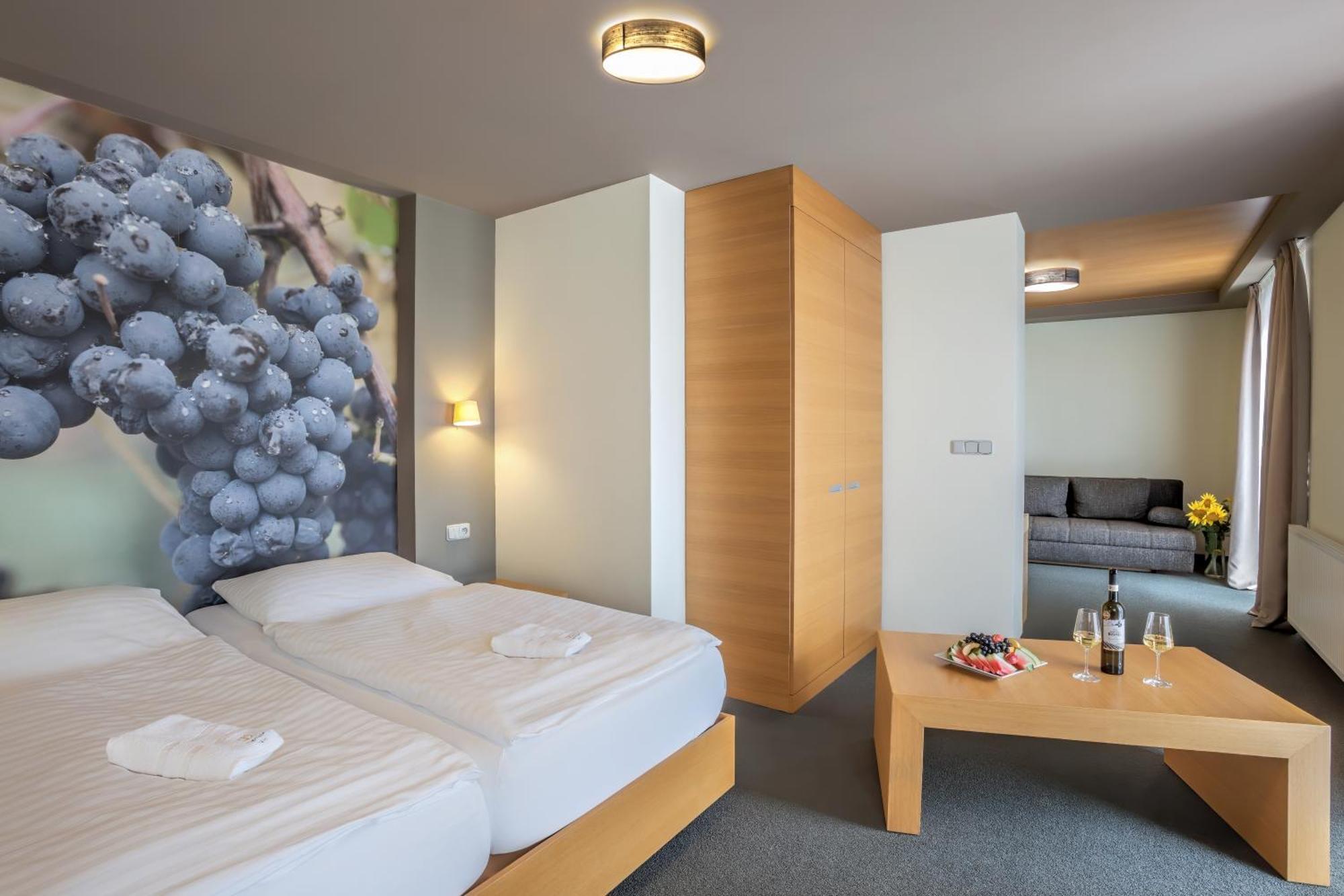 Hotel Lidovy Dum 브제네츠 외부 사진